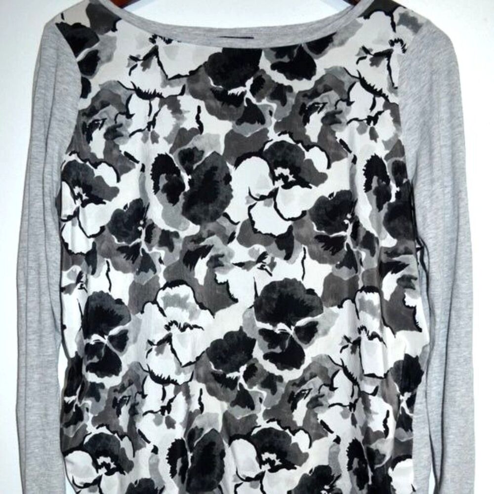 Gap M Floral Top Casual Lightweight Whimsigoth Comfy